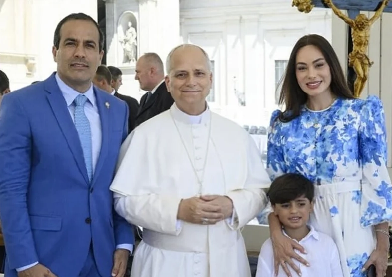 Flávio Bolsonaro recebe sugestão de vice mulher nordestina