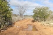 Estrada entre a BR-235 e Lagoa do Pires segue abandonada, apesar das cobranças da população